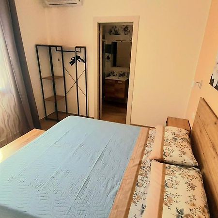 Апартаменти Little Italy Кастелламмаре-дель-Гольфо Номер фото